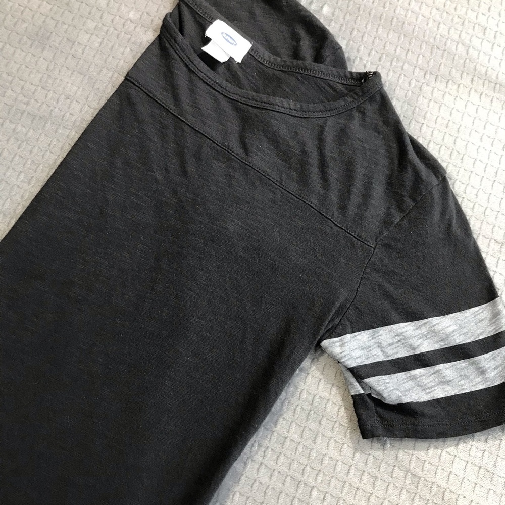 Old Navy basic tee - Picture 3 of 5